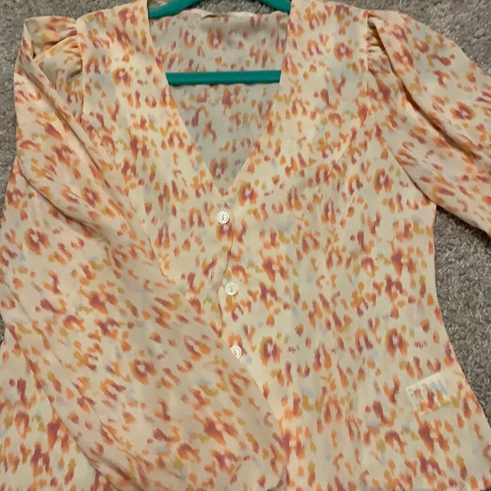 V-Neck Form Fitting Chiffon Top